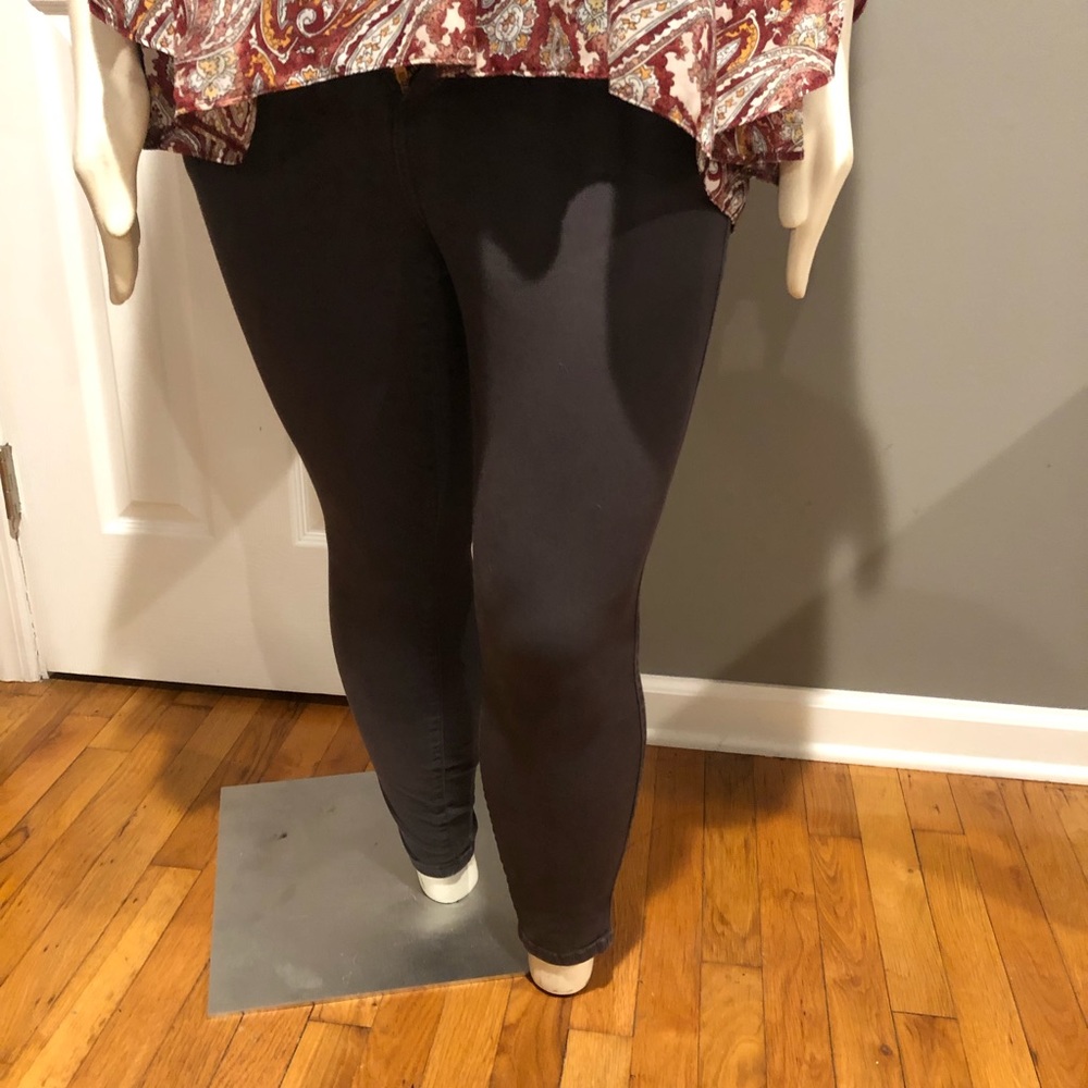 Grey cropped skinny pants